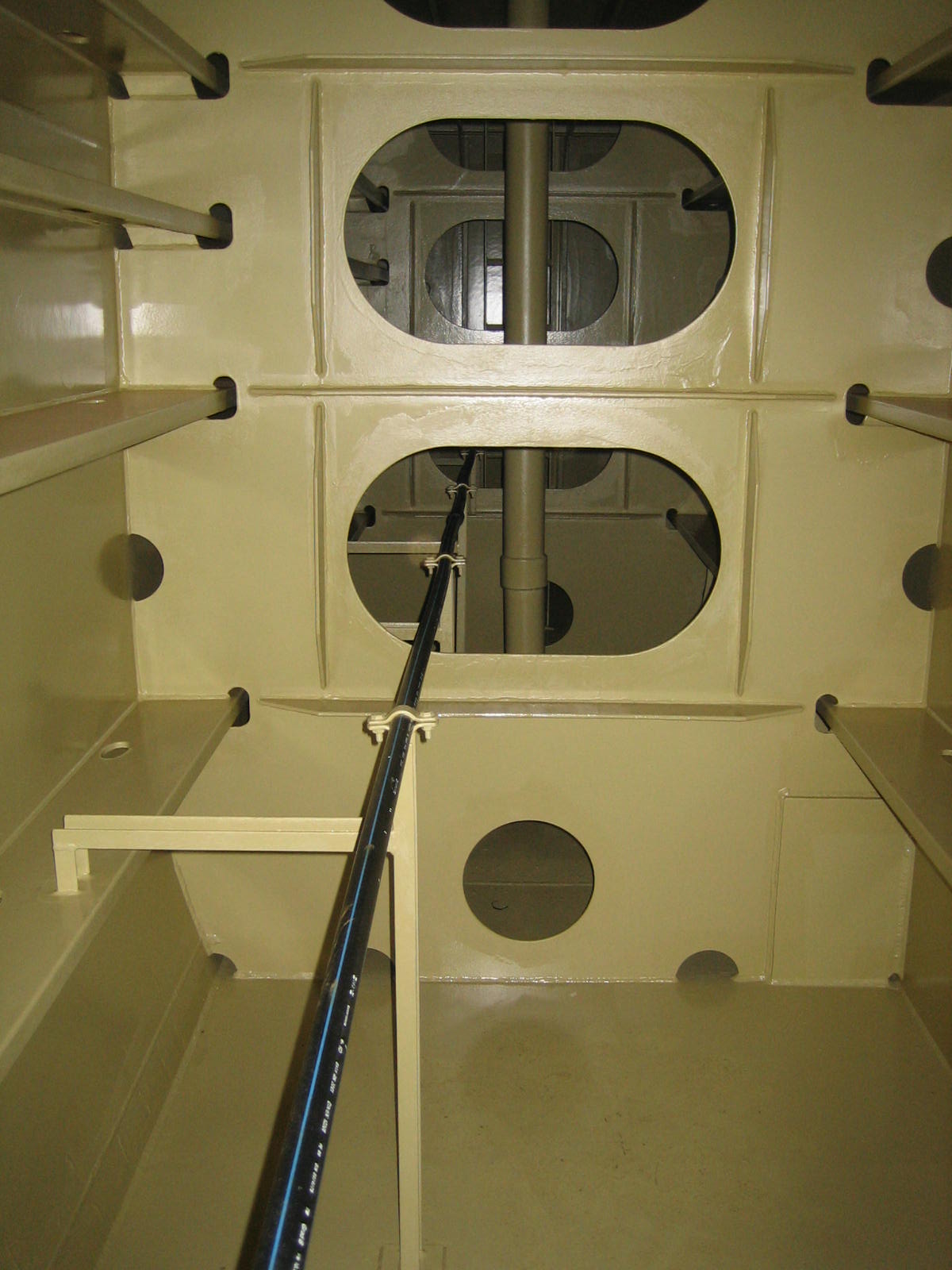 AntiIceSystems in Ballast Water Tanks AGO Hydroair GmbH